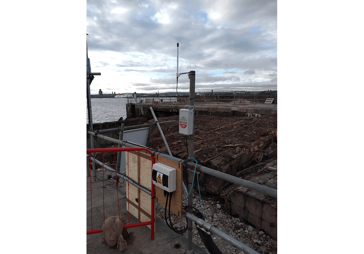 WI-SOS 480 Gateway mounted on pole at Liverpool dock