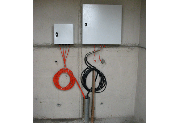VWLLS-200 data logger and reservoir cabinets mounted on site wall