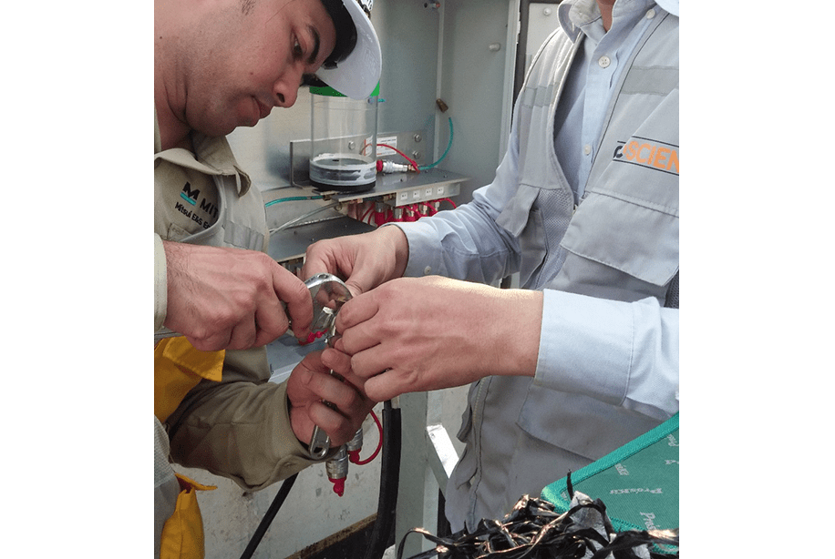 Engineers making connection to VWLLS-20 reservoir at Duyen Hai 3 Power plant